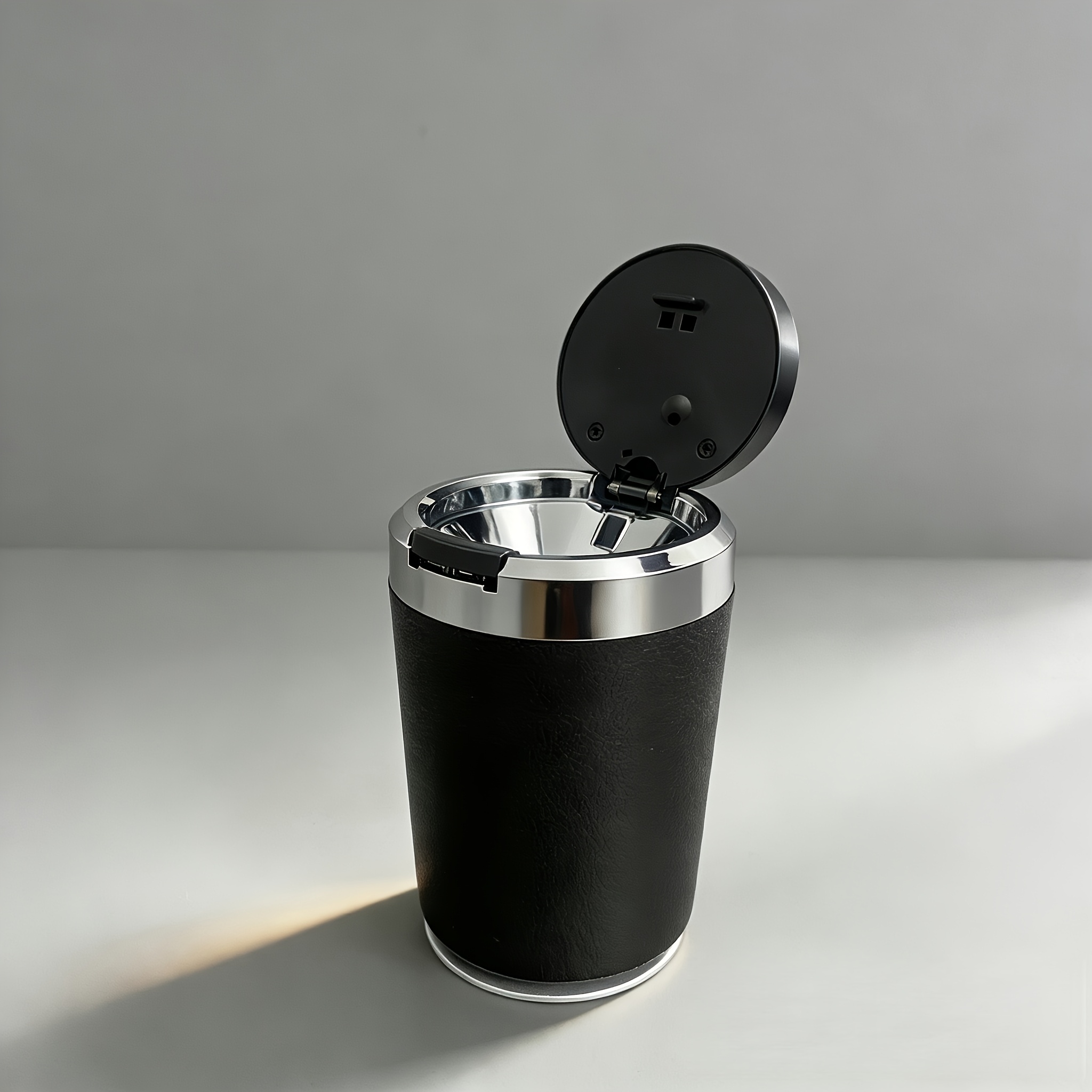 E-shop - ABS-Hülle mit eingebautem Metall-Innenfutter für flammhemmende und thermische Isolierung, mit Ein-Knopf-Schalter, abnehmbares Design für
