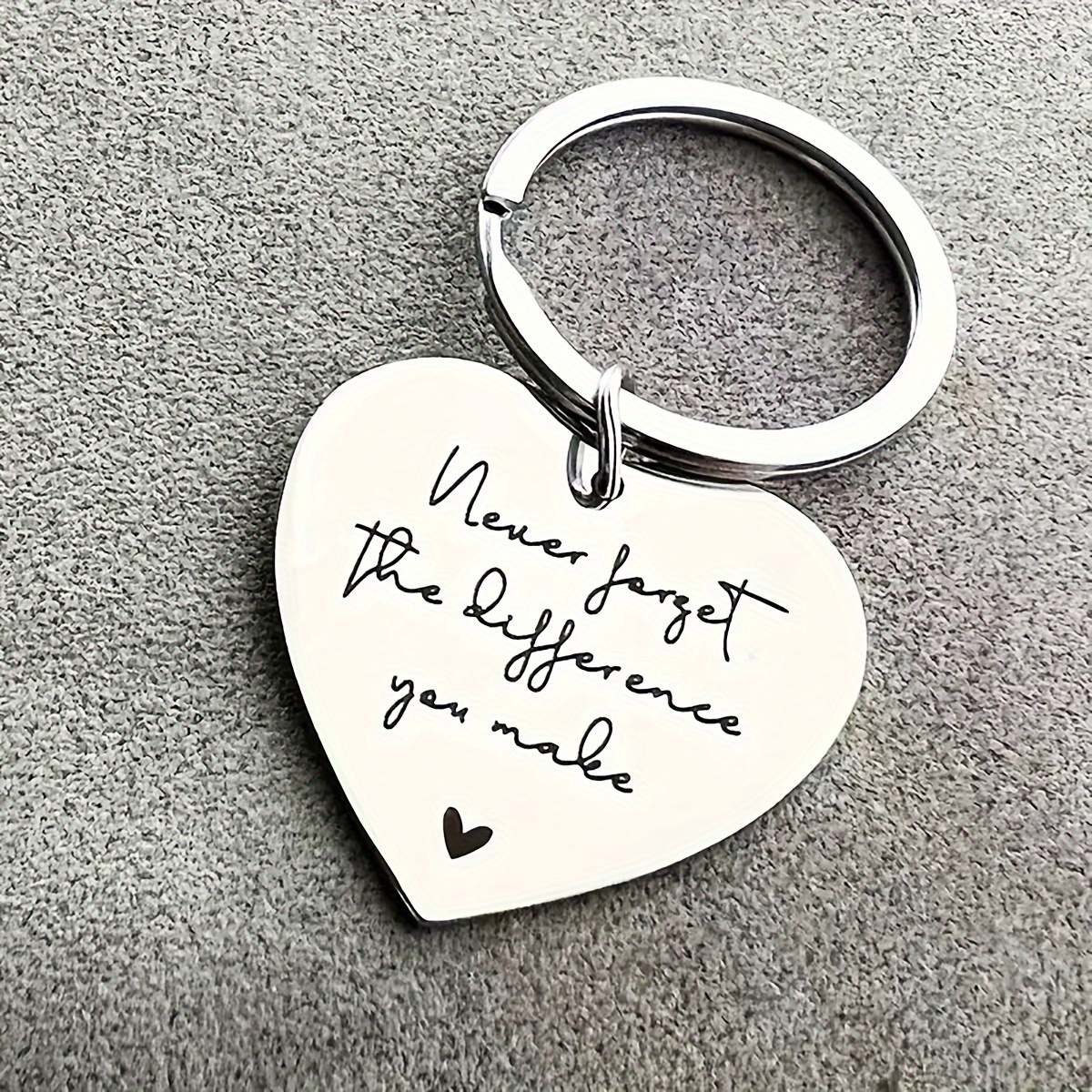 

1pc, Stainless Steel Keychain For Women, Heart-shaped Engraved "never Forget The Difference You Make", Inspirational Gift, Purse Charm, Handbag Accessory
