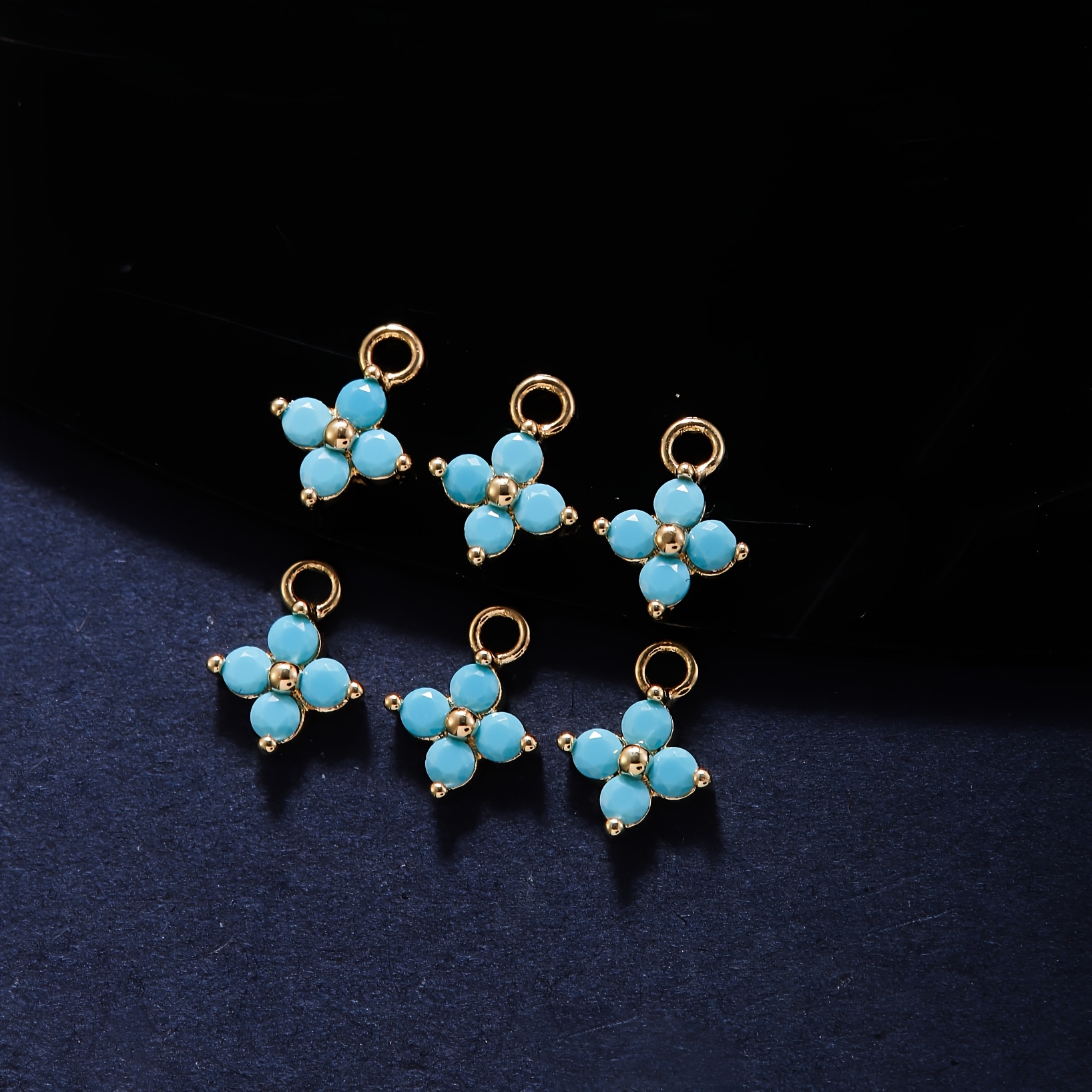 E-shop 6er-Set Vierblatt-Blumenanhänger Mikro-Einlegearbeiten Zirkonia-Anhänger Kupfermaterial, geeignet für Schmuckherstellung Ohrringe, Armbänder,