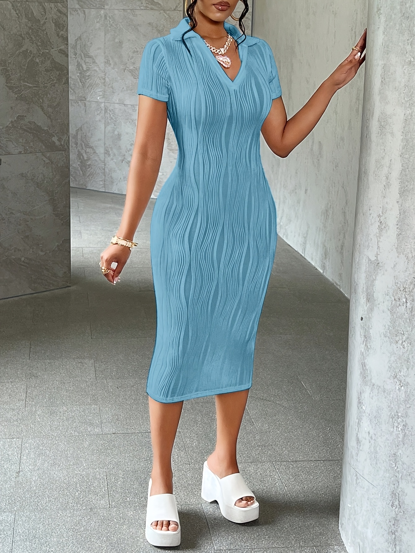 [V-Neck Short-Sleeve Dress] Elegant Fitted Long Short-Sleeve V-Neck Dress - Solid Color Texture for Commuting, Travel, Cocktails, Parties, Everyday Wear in Spring, Summer, Autumn