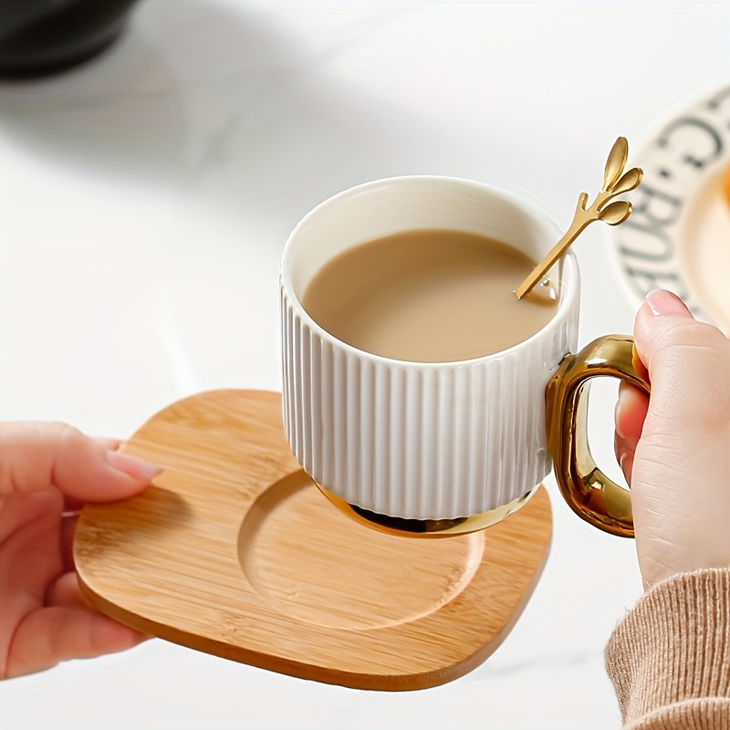 1Set Light Luxury Coffee Cup Set with Saucer And Spoon, Elegant Striped Design Ceramic Matcha Cup Espresso Cup with Bamboo Wood Saucer, Exquisite Breakfast Cup Saucer Spoon Set for Coffee Milk Juice Cocoa Matcha
