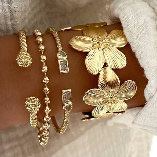 1pc bracelet manchette vintage - manchette large ajustable avec accent floral, bangle rétro pour port , fêtes & ramadan, cadeau élégant toutes ( revêtement, design durable) - confortable au poignet