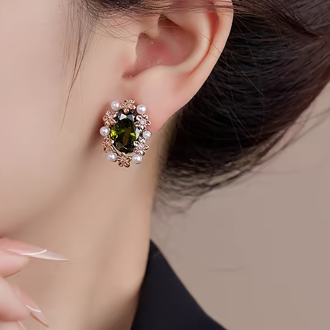 Elegant Cubic Zirconia Geometric Flower Stud Earrings