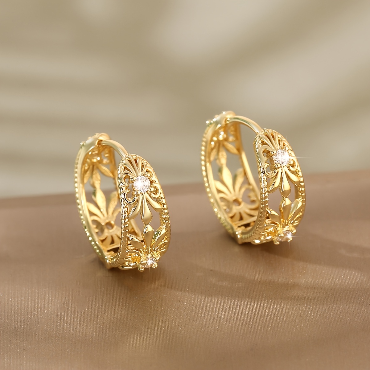 TEMU 1 Paire de Boucles d'Oreilles Géométriques Vintage - Créoles Creuses, Style Minimaliste Rétro, Port & Cadeaux d'Anniversaire/Fêtes, Élégance