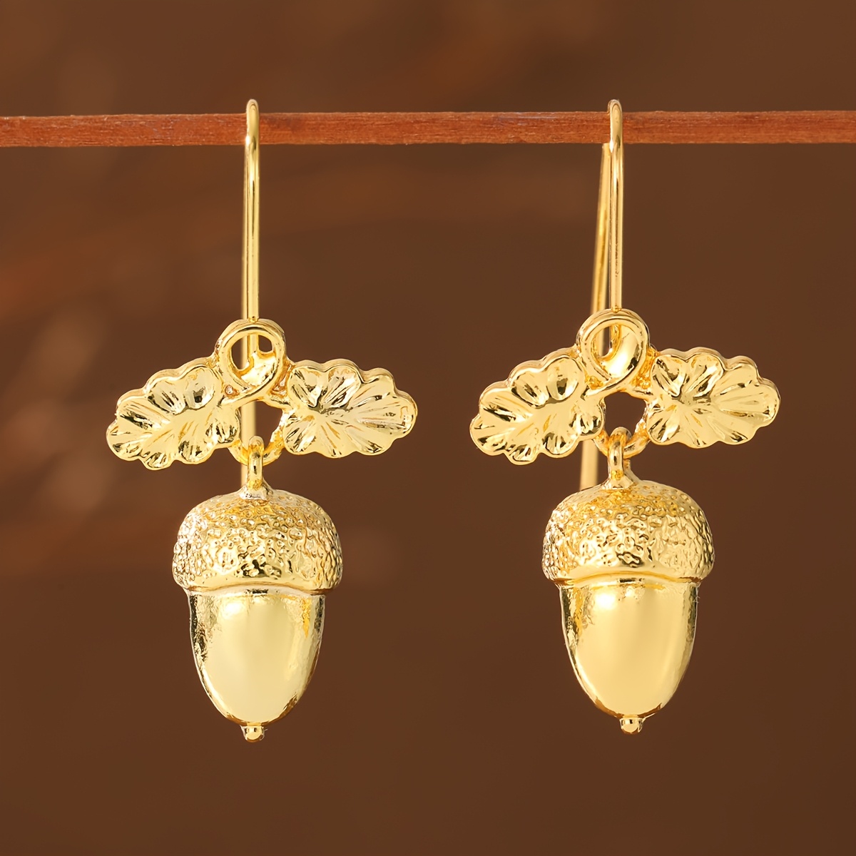 TEMU Pastoral And Leaf Embossed Pendant Design Women's Earrings, Suitable For Parties, Gatherings, Daily Wear, Gentle And Niche Ear Accessories