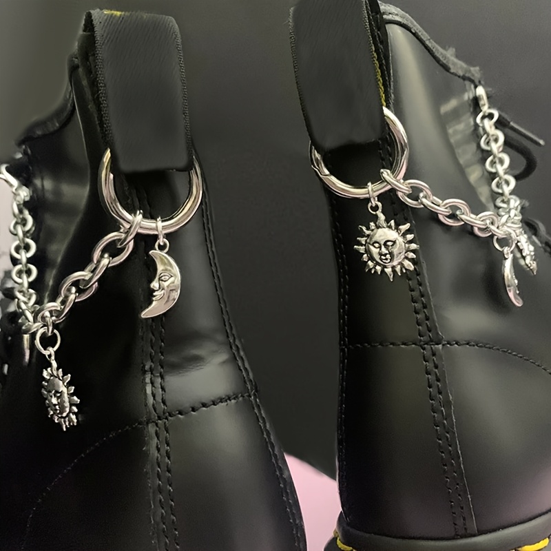 

2pcs Gothic Chain Ankle Boot Charms, Unisex Multifunctional Diy Copper Alloy Pendant Decorations, Collectible Accessory With Hollow Space , Fits Most Boots (excludes Footwear)