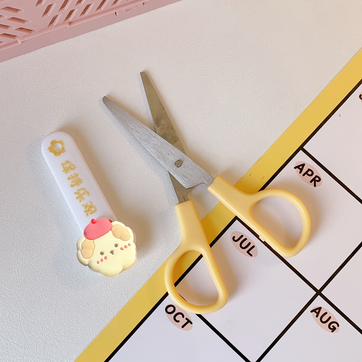 TEMU 1pc Of Cute Scissors, In 3 Colors, Portable With A Safety Protective Cover, Effort-saving And Hand-friendly, Suitable For Daily Household Use,