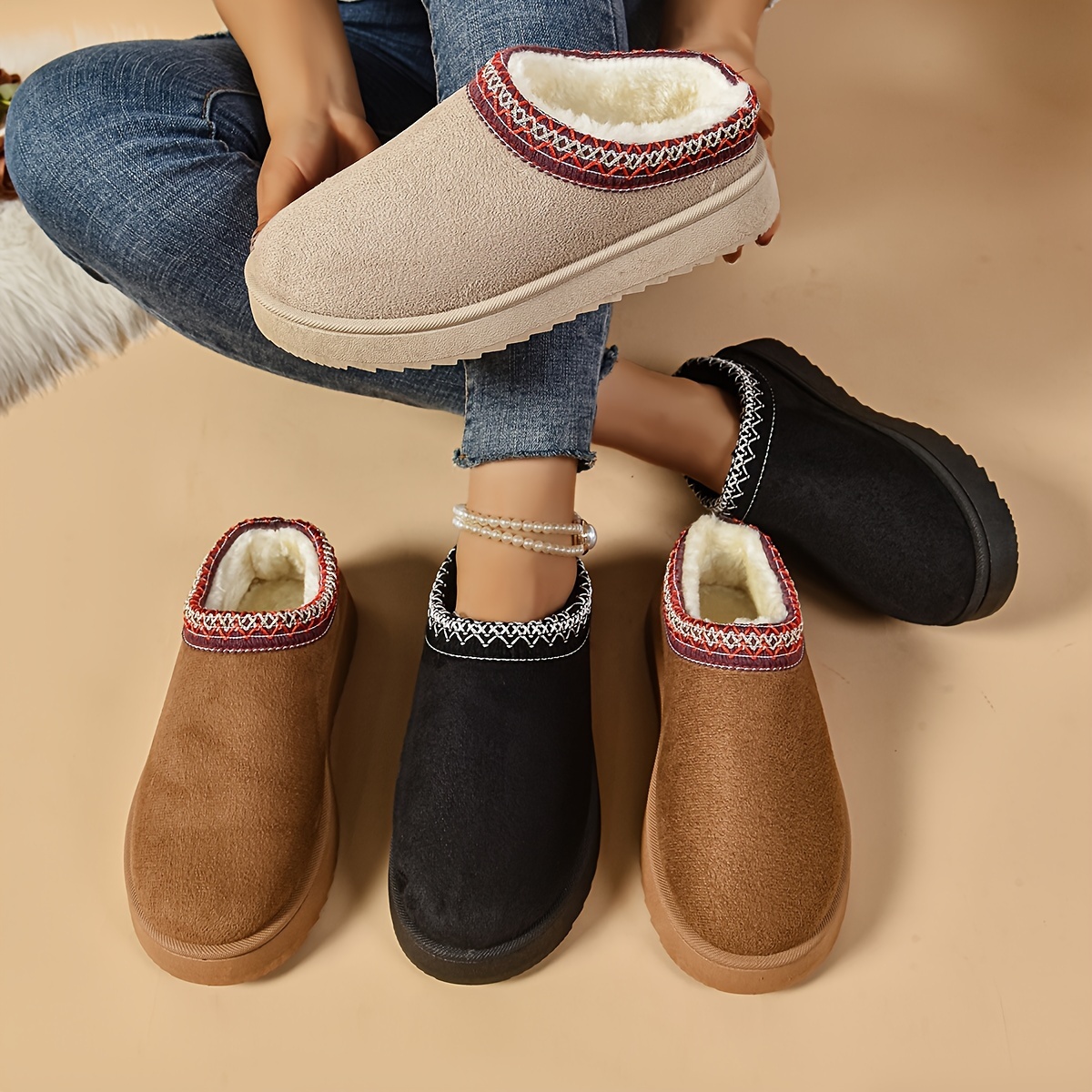 

1 paire de bottines pour femmes - Couleur unie, toutes , à enfiler, talon bas plateforme, bout uni, tige/intérieur/semelle/semelle intérieure en tissu, botte courte confortable doublée en peluche