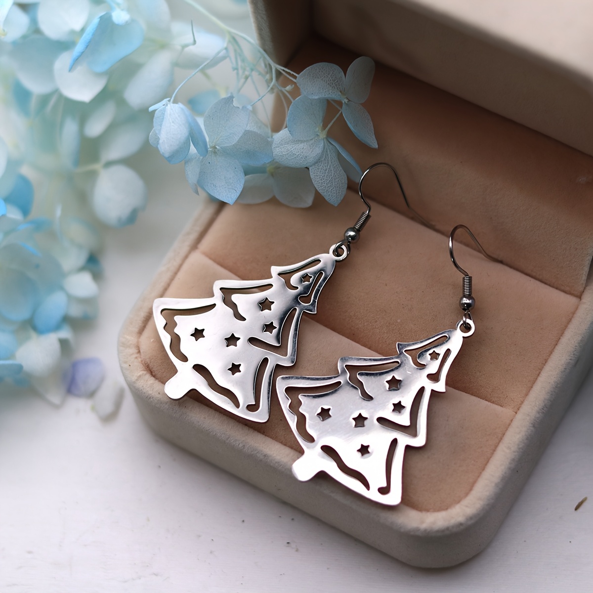 TEMU Women's Christmas Tree Dangle Earrings - Minimalist Holiday Jewelry With Hanging Triangles, Everyday & Party Earrings For Xmas, New Year's, Wear