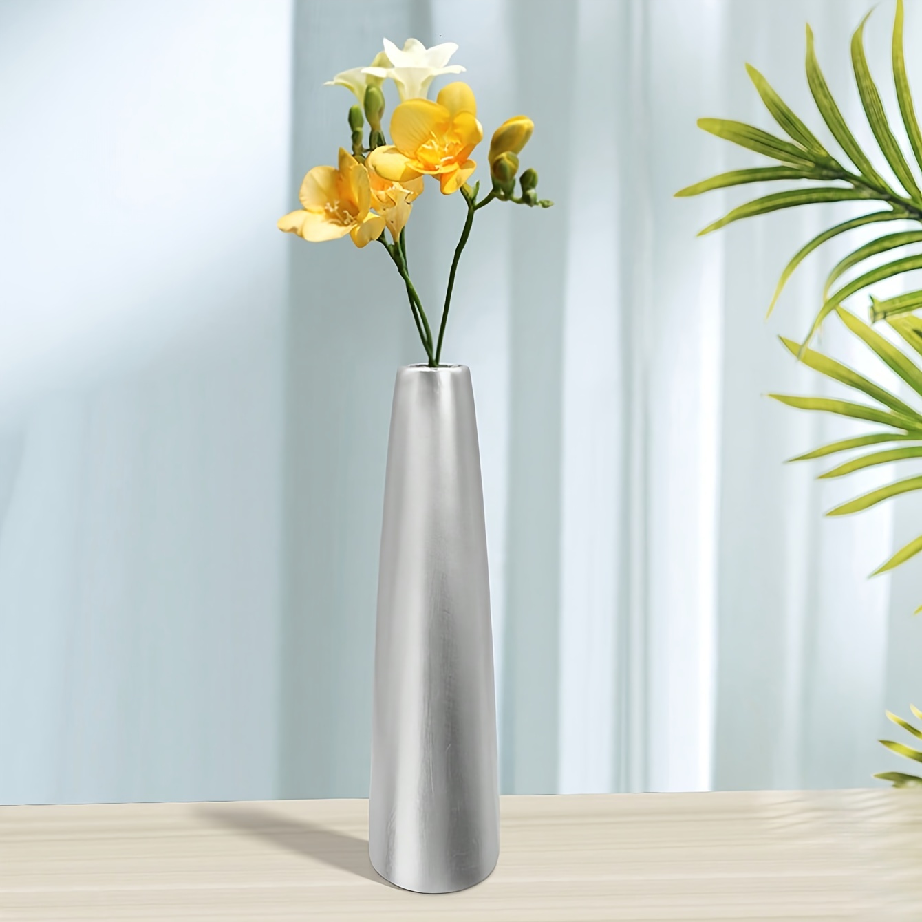 1 Silvery High-legged Flower Vase
