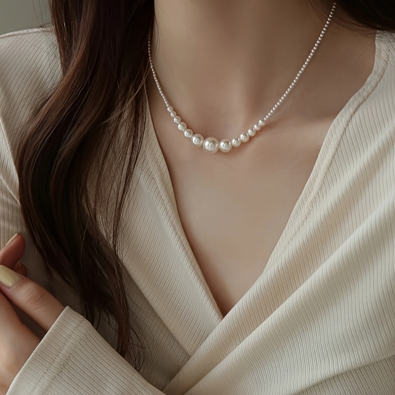

Elegant Gradient Round Pearl Necklace And Earrings Set, French Style Minimalist Jewelry, Luxury Fashion Clavicle Chain, Sweater Accessory For Women