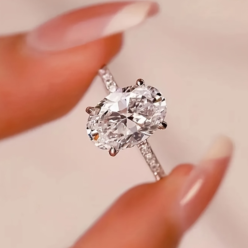 Women's Oval Cut Synthetic Zirconia Engagement Ring