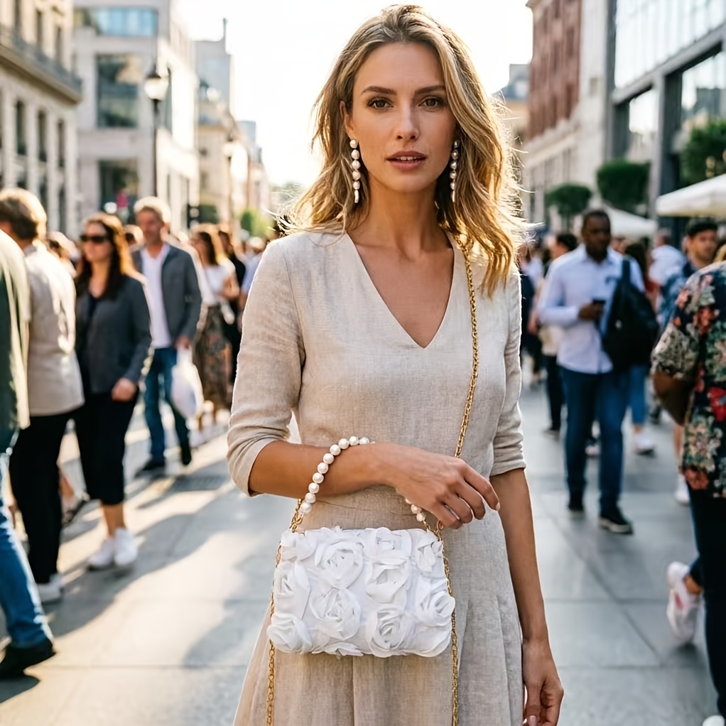 [Women's Evening Handbag] A Stylish New Women's Evening Handbag Featuring an Elegant Rose Flower Design. It Comes with a Metal Chain That Allows for Shoulder Or Hand Carrying, Making It Versatile for Shopping, Casual Outings, And Evening Events