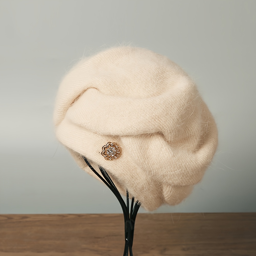 Image of Women's Woolen Hats For Autumn And Winter, Daily Use Woolen Hats, Versatile Large Head , Warm Hats, Fashionable And Trendy