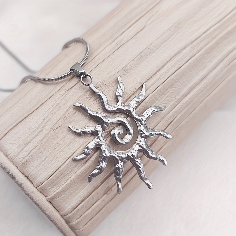 TEMU 1pc 304 316l 304 316l Stainless Steel Sunflower Sun Hollow Pendant Necklace, 18k Gold Plated 18k Gold Plated-plated, Long- , Not Easy To Be