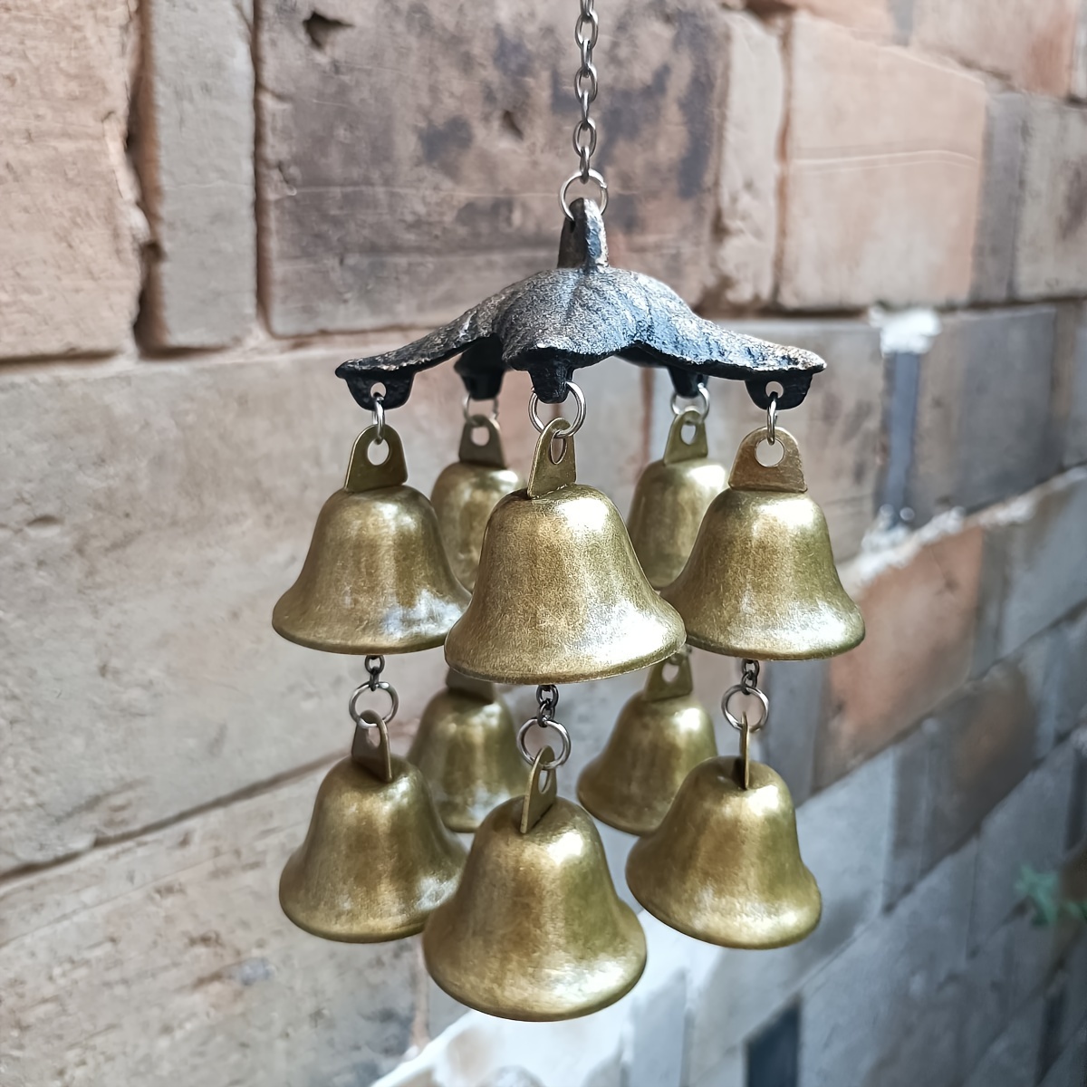 

Carillons éoliens en fonte avec motif de feuille vintage, décoratives à suspendre pour jardin, patio et décoration intérieure, aucune électricité ni pile requise - Ensemble de 1