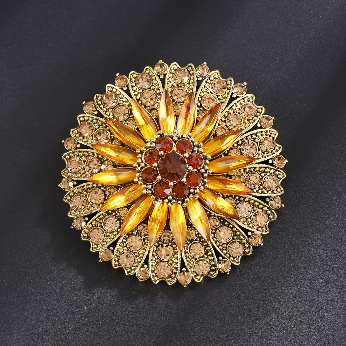 

Elegant Sunflower Brooch With Sparkling Rhinestones - Vintage-inspired Alloy Pin For Coats & Jackets, Perfect For Parties & Gifts