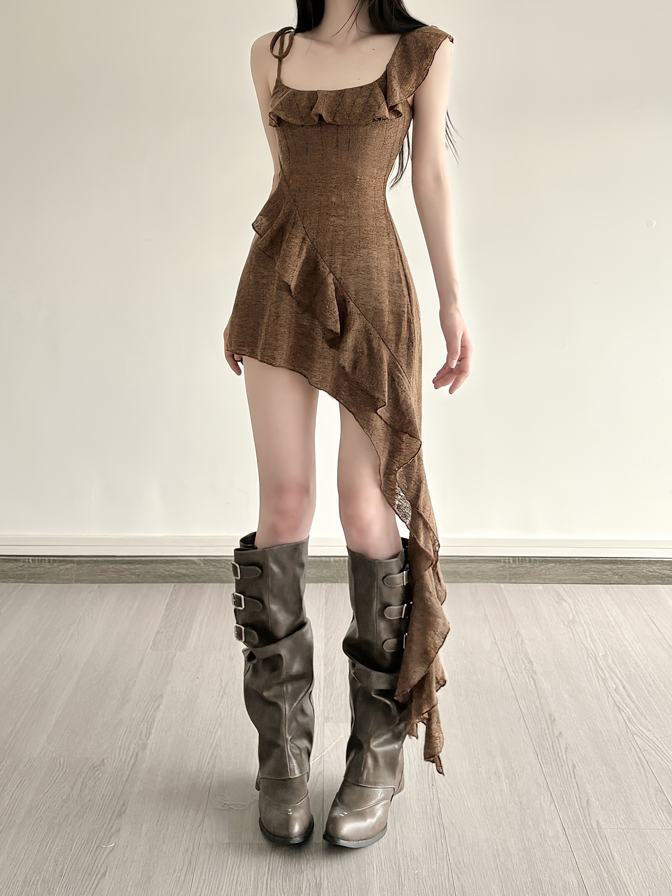 asymmetrical square-neck dress 21fa315a-5013-4104-9dab-476a74dd69b6.jpg?v=1741189727