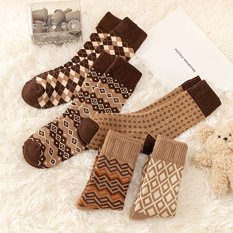 

Festive Winter Socks - 5 Pairs Of Mid-calf Socks In Brown With Geometric Patterns, Made Of Cotton And Polyester, Suitable For Women, Hand Wash Or Dry Clean, Short Socks, Knitted, Available In Stock