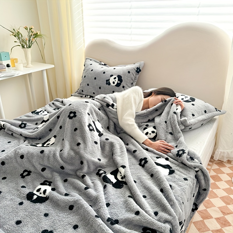 

1pcs Pattern Adult Comfortable And Soft Flannel Blanket - Suitable For All , , Traditional , Suitable For Home, Office, Travel And Home Decoration