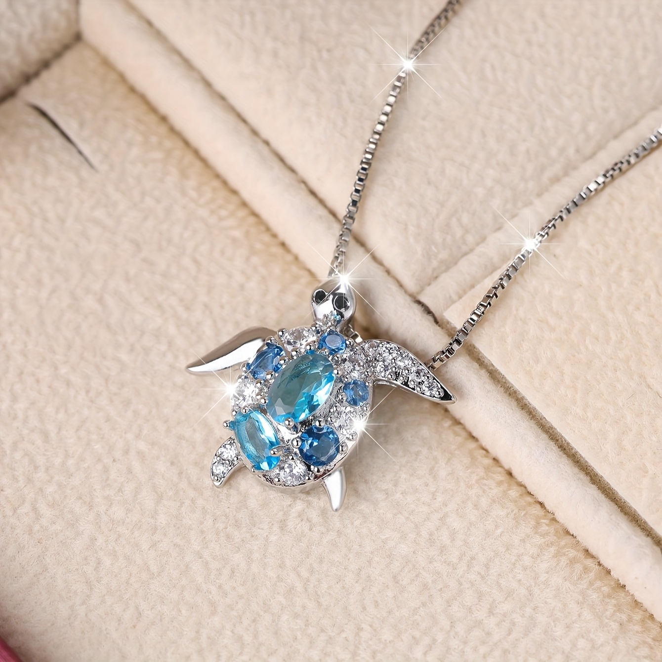 1 Piece Of Turtle Necklace Featuring An Oval Stone, Designed With A -tone End, Perfect As A Valentine's Day Present