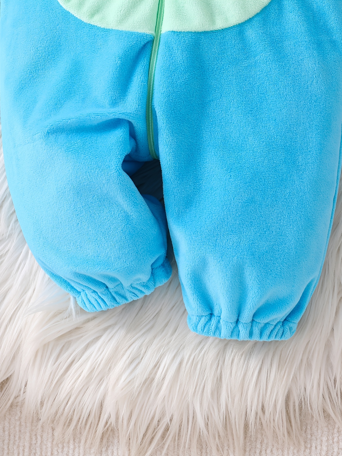 Autumn Winter Baby Warm Plush Romper, Cute Blue Purple Dinosaur Hooded Creeper with 3D Dorsal Fin Tail And Teeth Decoration, Unisex Blue Dinosaur Romper for Baby Outing Windproof Warm Bodysuit, Cute 3D Hooded Tail Warm Infant Crawling Outfit