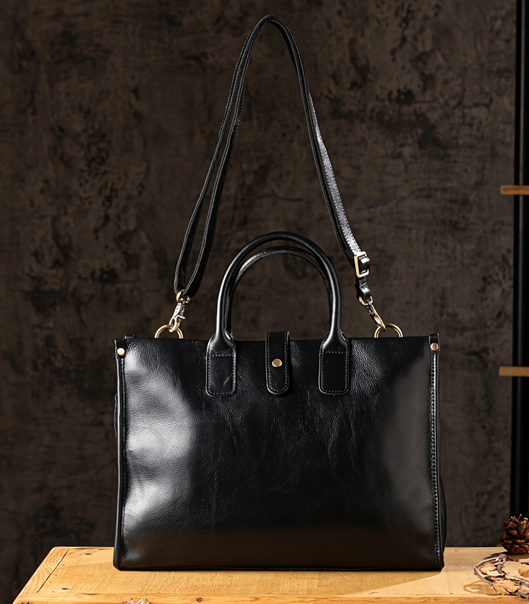 Adjustable strap detail