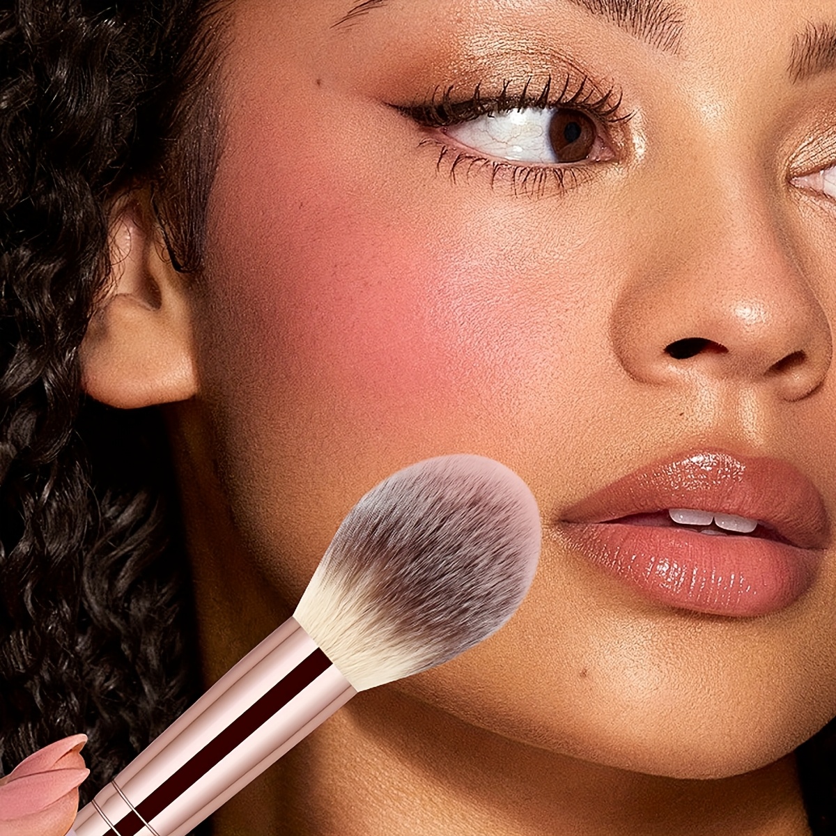 MAANGE Soft Fluffy Powder Blush Brush