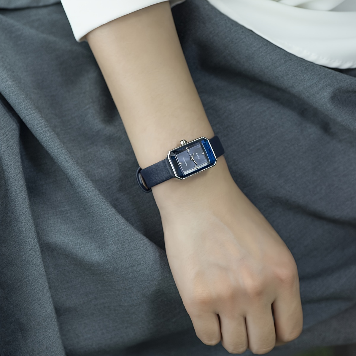 New Square Mirror Women's Fashion Minimalist Elegant Wristwatch