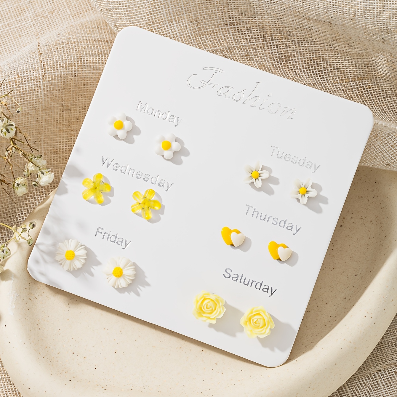 TEMU A Set Of 6 Pairs Of Heart-shaped Daisy Flower Stud Earrings In A , Suitable For Women For Vacation And Casual Wear. This Is A Set Of Ear Stud