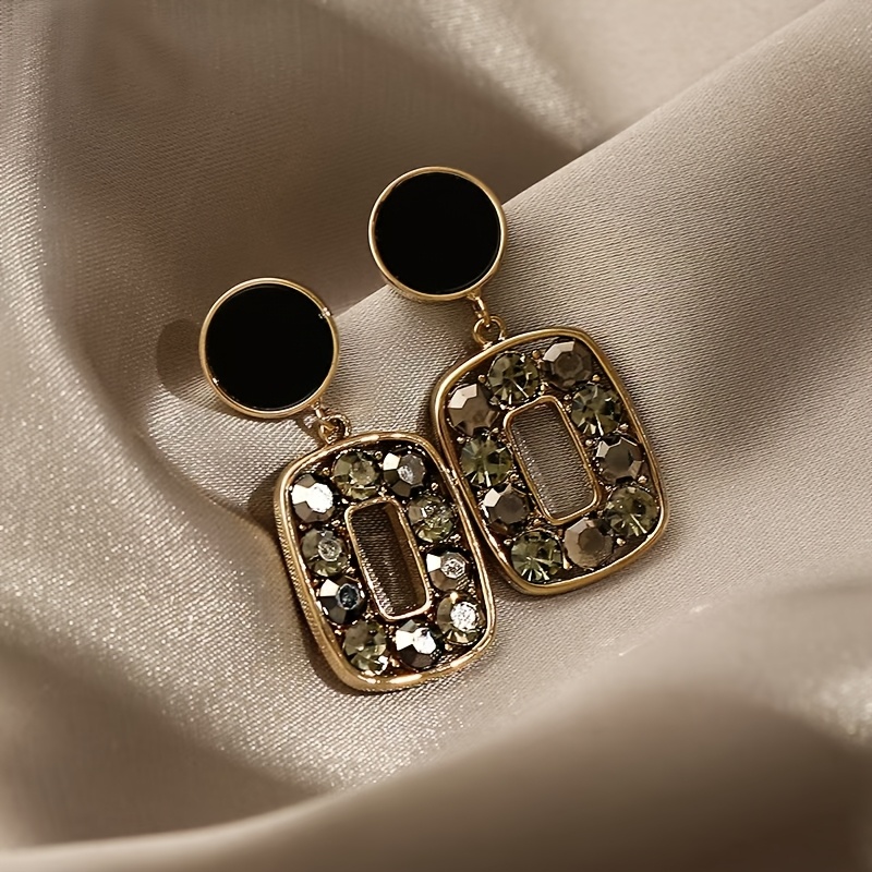 TEMU Aretes Elegantes de Inspiración Gemas Brillantes, Aleación de en Tono Dorado - Uso Diario Chic para Mujeres, Pendientes Novedosos