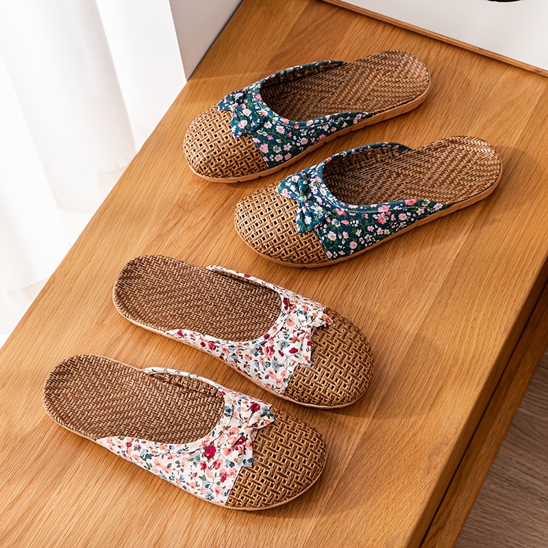 1 Pair Bow-Knot Woven Rattan Grass Home Slippers, Couple's Family Slippers, Men's and Women's Indoor Slippers for Home, Bedroom,, Non-Slip, Suitable for Women to Wear at Home, Out, Shopping, or for Casual Wear, Women Shoes