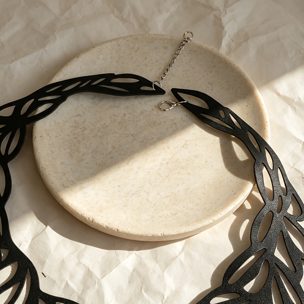 Women's Black Double-Layer Faux Leather Leaf Necklace, Avant-Garde Style