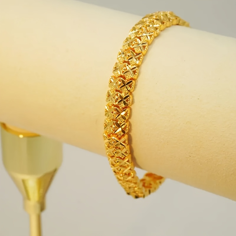 

Elegant 24k Gold-plated Copper Bangle Bracelet With Heart Charm - Vintage Style, Casual Attire & Gifting