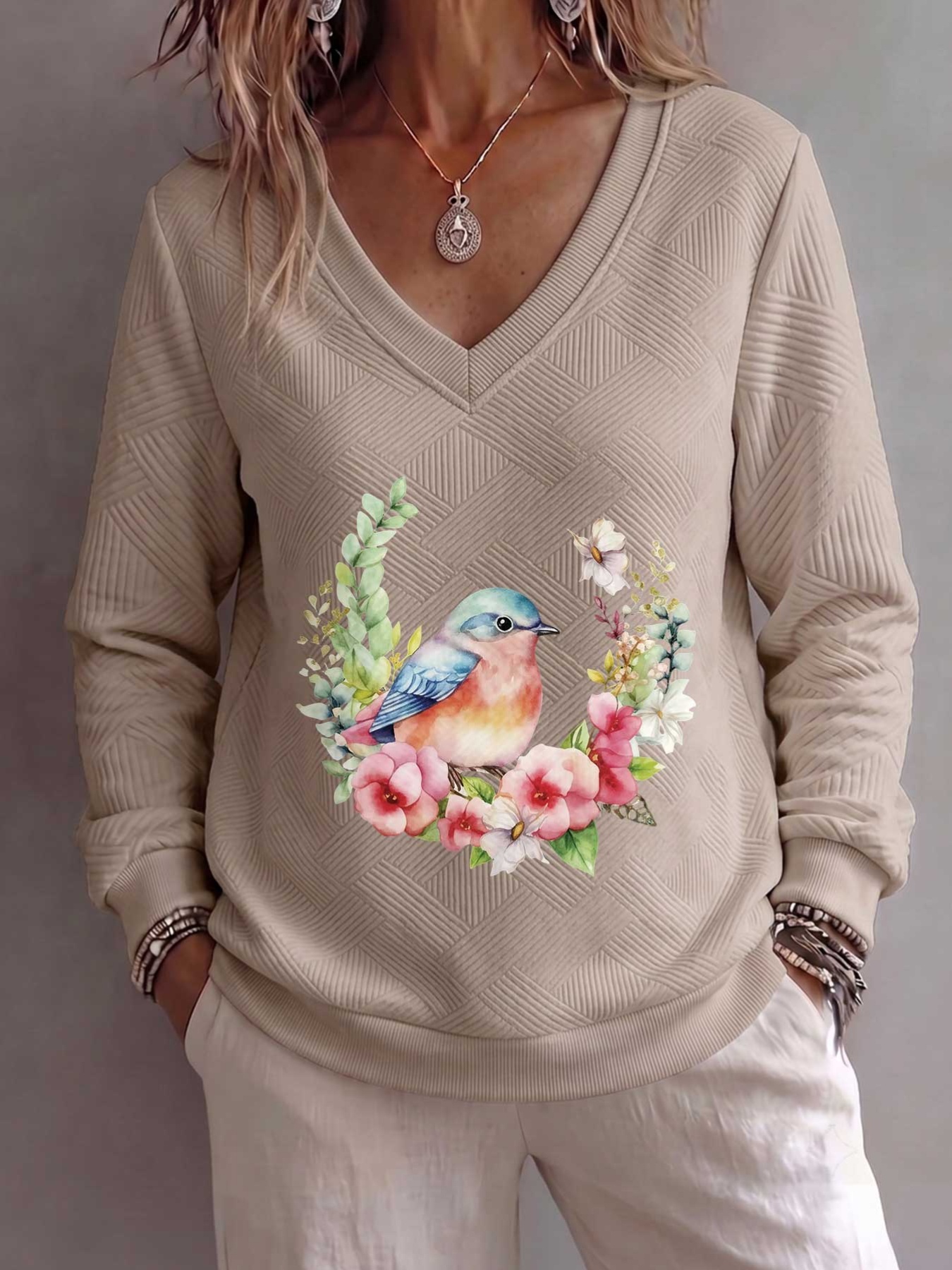 artikel foto dameskleding voor herfst/winter, frisse   met vogel-, bloem- en vlinderprints, veelzijdig voor thuis en buiten, dagelijkse vrijetijdskleding, casual en elegante sweatshirt met v-hals en lange mouwen