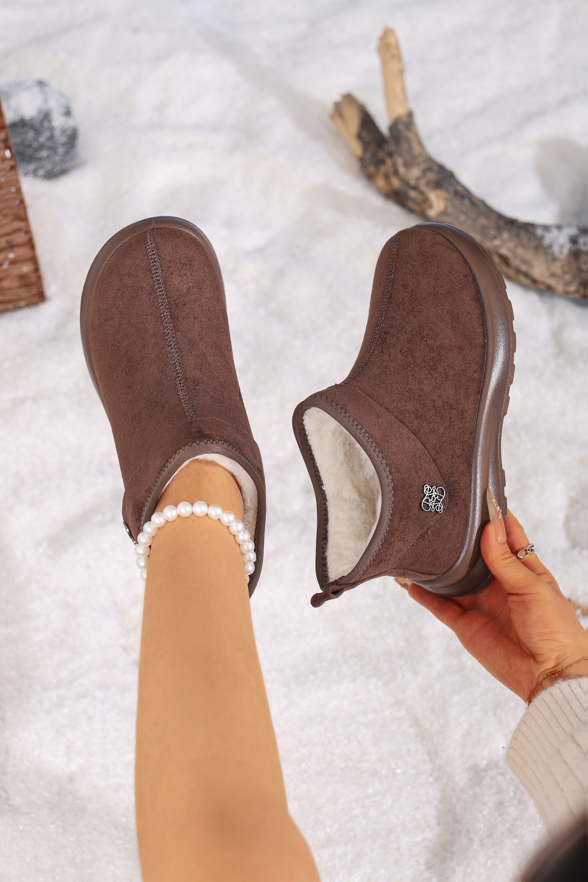 new winter thickened warm short boots with non slip thick soles versatile snow boots for casual wear perfect gift for mothers the   for women Product details 7