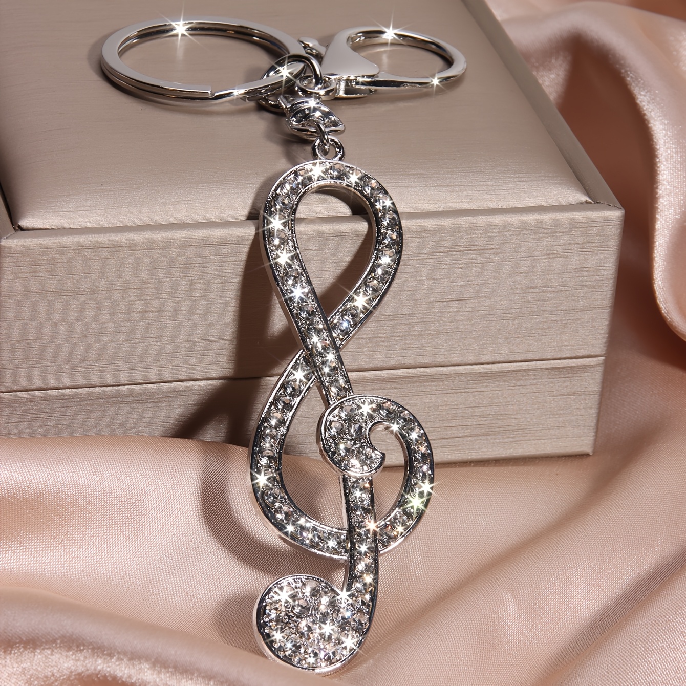 TEMU 1pc Of Hip-hop Street Style Crystal-studded Music Note Metal Keychain, Cute Bag Charm, Creative Cross-border Gift