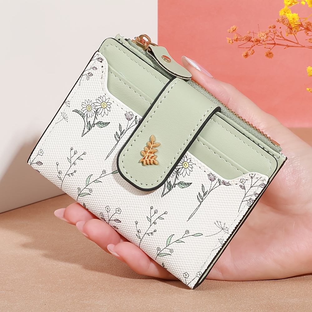 TEMU A Stylish Women's Small Wallet With A , Perfect For Cards And , Featuring A Clasp