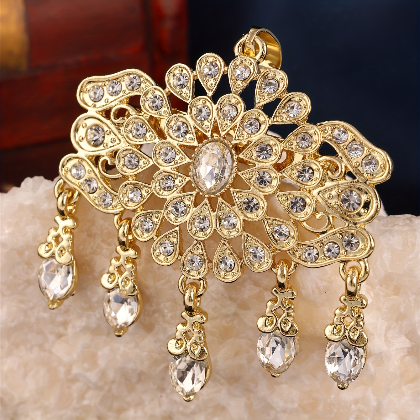 TEMU 1pc Women's Brooch Lapel Pin, Vintage Court-style Luxurious Rhinestone-inlaid Alloy Brooch, Clothing Accessory Suitable For Weddings, Festivals,