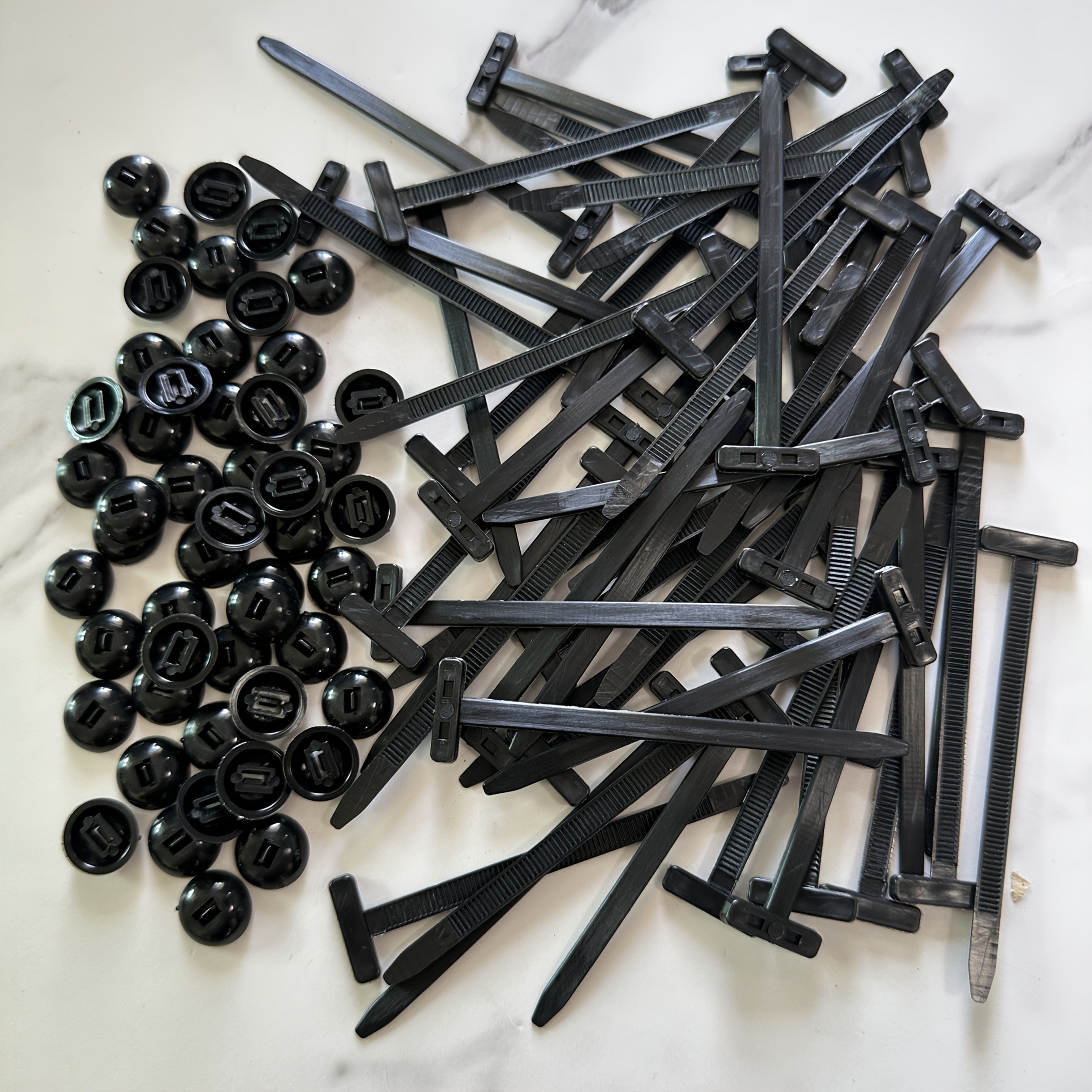 100 Stück Kabelbinder Mit Schrauben – Selbstsichernd, Nylon, 100 Mm Lang (Weiß)