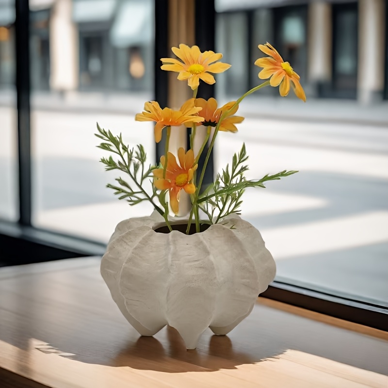 A Classic Ceramic Vase Ornament
