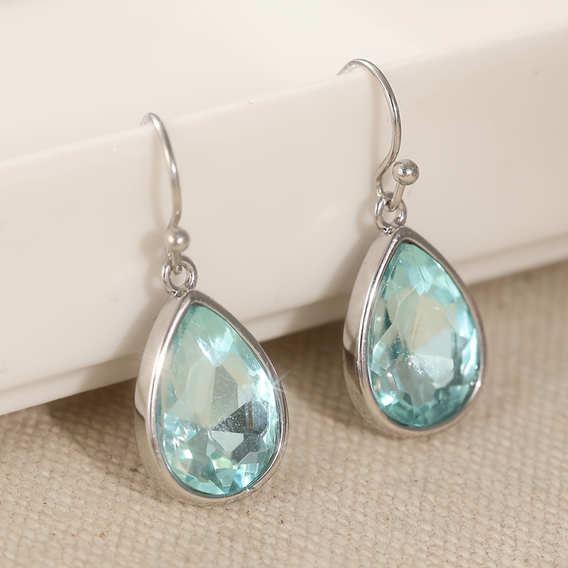 E-shop Modische und exquisite Tropfenförmige Ohrringe, himmelblaue künstliche Kristall-Ohrringe, ein vielseitiges Accessoire für die täglichen und
