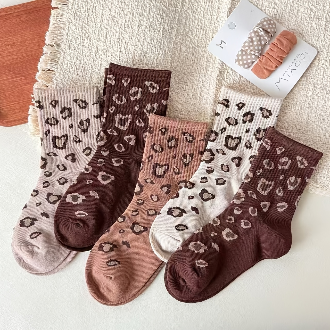 Image of 3-pair/4-pair Pack Leopard Print Socks - Warm Mid-calf Boys Girls Teen Suitable For 2-15 Years, & Play Socks, Machine Washable (spring/autumn/winter)