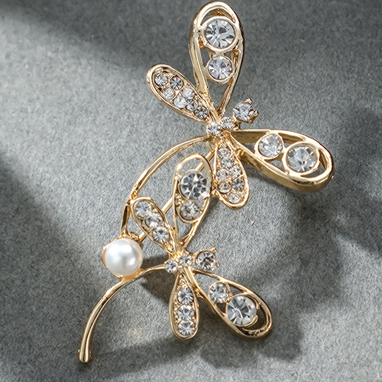 

Elegant Style Rhinestone Dragonfly Brooch, 18k Golden Plated Alloy, Women's Fashion Accessory For Daily, Banquet, Wedding, Party, Vacation, Business Commuting, Use