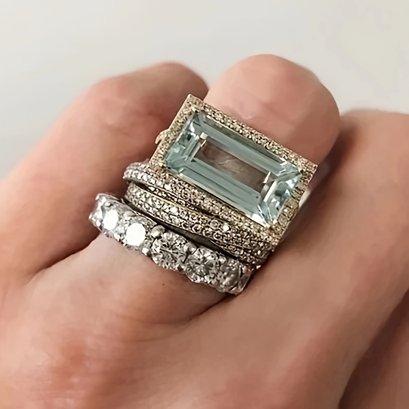 Luxurious Retro Three-Piece Light Blue Gemstone Ring Set