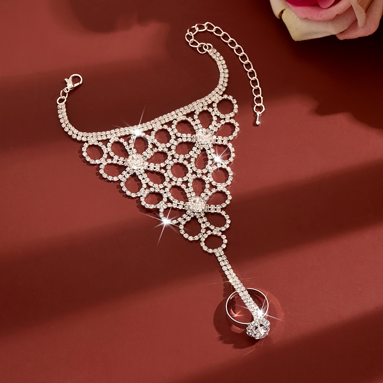Elegant Women’s Fashion Interlocking Rhinestone Bracelet