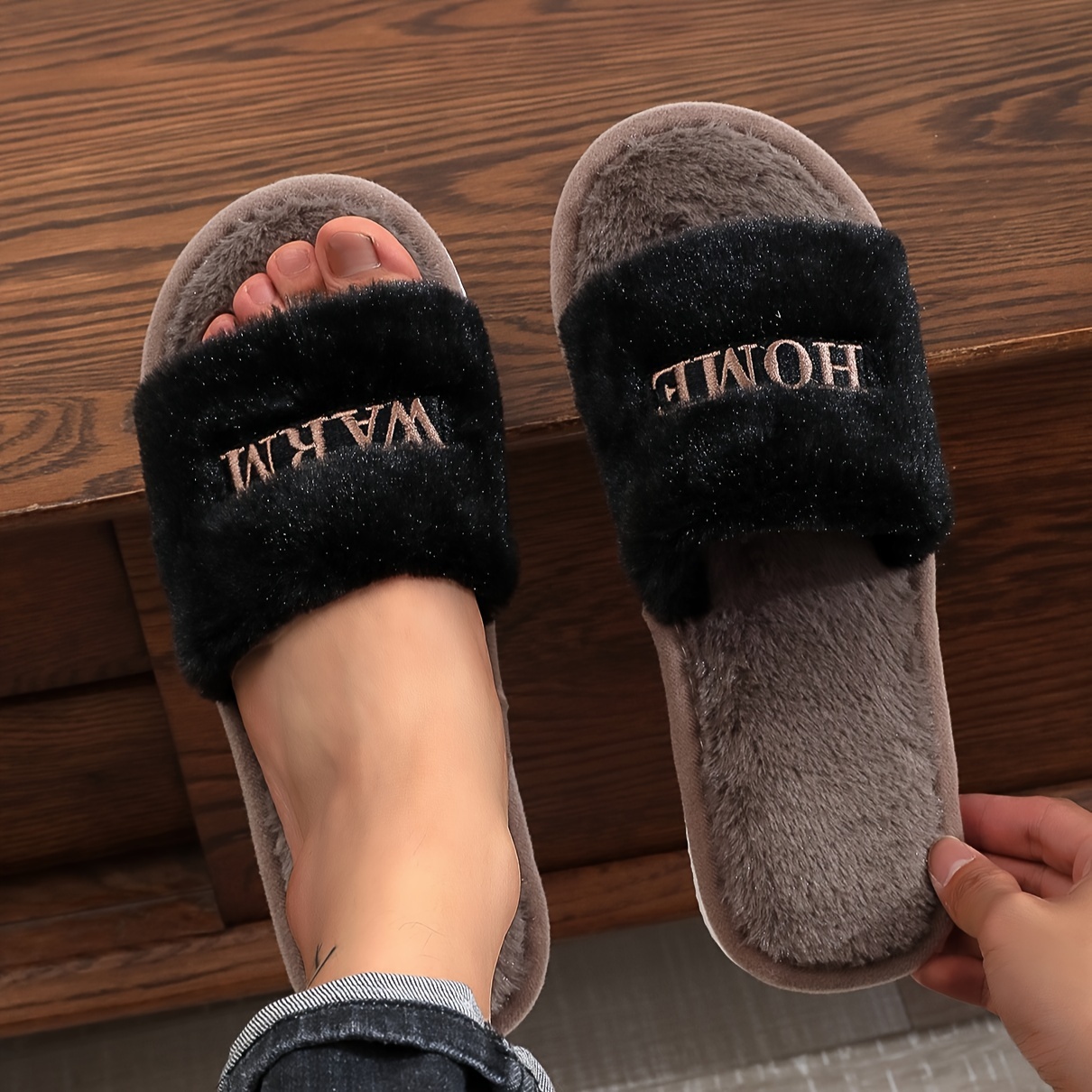 Image of Faux Floral Slippers, Men's New Winter Plush Indoor Home Anti-slip Couple's Furry Slippers, Women's Autumn/winter