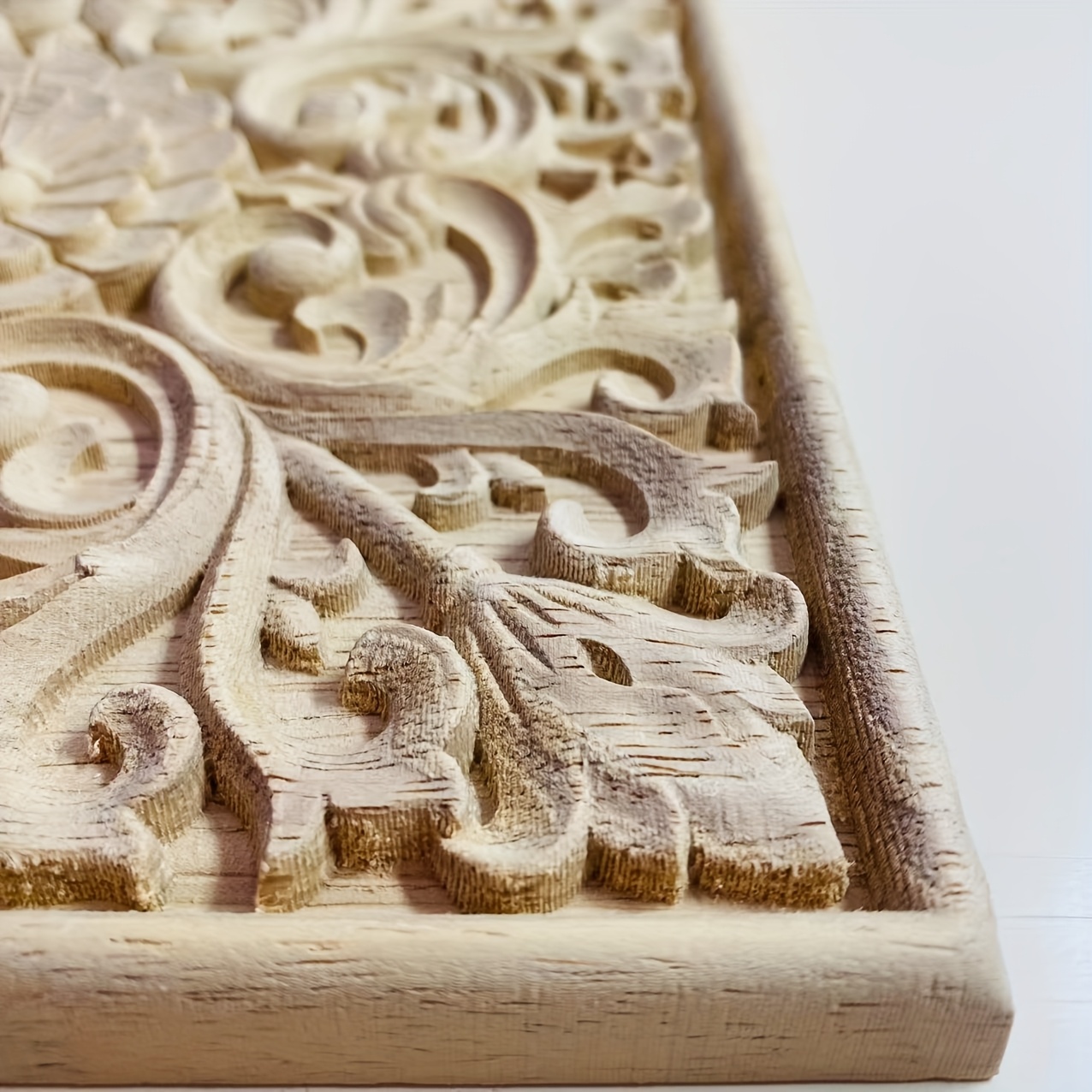 トな二重ペタルの花の彫刻木製プレート 複雑な3d立体デザインの vines