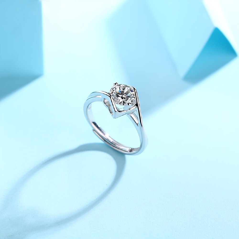 莫桑石是什么材质