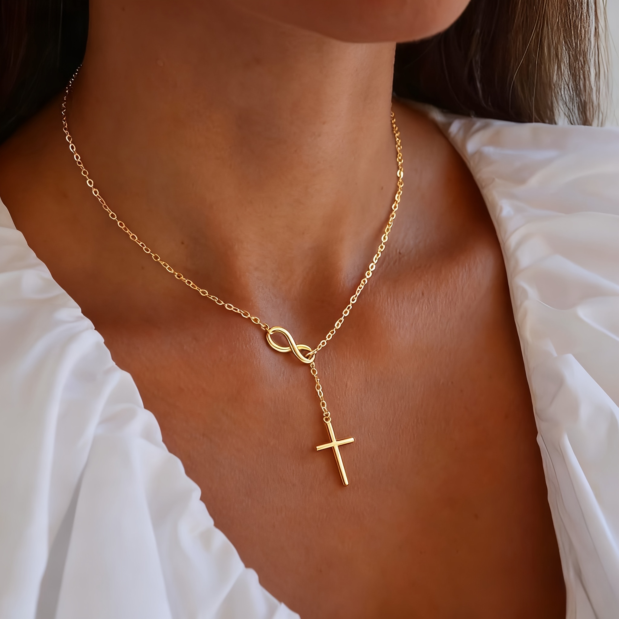 collier croix dorée en acier inoxydable de haute qualité,   à la décoloration, simple et élégant, adapté au port   ou aux  , accessoire de bijouterie tendance pour femmes, un cadeau délicat   Détails du produit 9